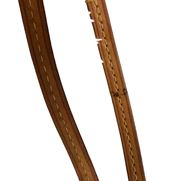 Authentic Louis Vuitton Monogram wristlet!  Great condition. Small spot on side. - Picture 12 of 14